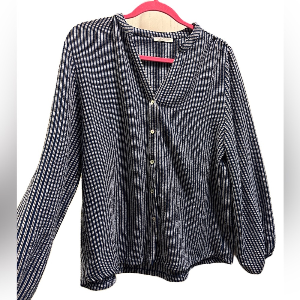 Zara Women’s Top. US Size Small. Peasant Top/Tunic. Wide. Long roomy sleeve. EUC